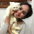 Kartika Putri Selebriti Pecinta Hewan