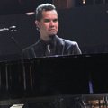 Penampilan Ahmad Dhani di Konser 'Masterpiece'