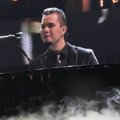 Penampilan Ahmad Dhani di Konser 'Masterpiece'