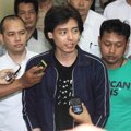 Roger Danuarta Saat Berikan Keterangan Pada Wartawan