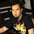 Ahmad Dhani Saat Menggelar Jumpa Pers di Kediamannya