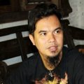 Ahmad Dhani Saat Menggelar Jumpa Pers di Kediamannya