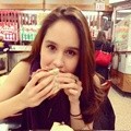 Cinta Laura Menikmati Pastrami