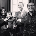 Keluarga Kecil Fanny Fabriana Foto Bareng Barack Obama di Madame Tussauds