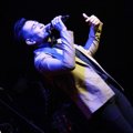 Penampilan Rio Febrian di Konser 'Yovie and His Friends'