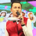 Andhika Pratama Saat Menjadi Host Konser '3 Tahun Senyuman Cherry Belle'