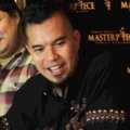 Ahmad Dhani Saat Pembukaan Karaoke 'Ahmad Dhani's Masterpiece Family'