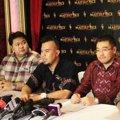 Ahmad Dhani Saat Pembukaan Karaoke 'Ahmad Dhani's Masterpiece Family'