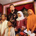 Ahmad Dhani Saat Berikan Asuransi Pendidikan untuk Anak Korban Kecelakaan