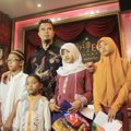 Ahmad Dhani Saat Berikan Asuransi Pendidikan untuk Anak Korban Kecelakaan