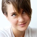 Shailene Woodley Berpose untuk Wawancara Website 'Into The Gloss'