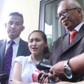 Ayu Ting Ting Saat Datangi Pengadilan Agama Depok