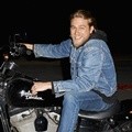 Charlie Hunnam Aktor Tampan Asal Inggris