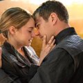 Akting Shailene Woodley dan Theo James di Film 'Divergent'
