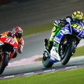 Valentino Rossi Menyalip Marc Marquez