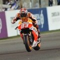 Marc Marquez Berhasil Kalahkan Valentino Rossi