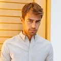 Theo James di Majalah Bello vol. 44