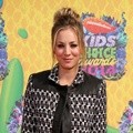 Kaley Cuoco di Orange Carpet Kids' Choice Awards 2014
