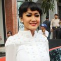 Julia Perez Saat Pembukaan 'Jupe Fried Chicken'