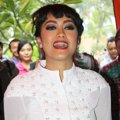 Julia Perez Saat Pembukaan 'Jupe Fried Chicken'