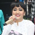 Julia Perez Saat Pembukaan 'Jupe Fried Chicken'