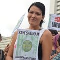 Melanie Subono Saat Menggelar Aksi Damai di Bundaran HI, Jakarta