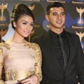 Citra Kirana dan Ali Syakieb di Red Carpet Panasonic Gobel Awards 2014