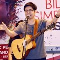 Penampilan Billy Simpson Saat Perilisan Album 'Lukisanku'