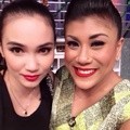 Feby Febiola Bersama Regina Ivanova
