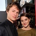 Ansel Elgort dan Shailene Woodley di MTV Movie Awards 2014
