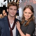 Sam Claflin dan Laura Haddock di MTV Movie Awards 2014