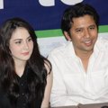 Arumi Bachsin dan Emil Dardak Saat Ditemui di RS Siloam, Jakarta