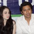 Arumi Bachsin dan Emil Dardak Saat Ditemui di RS Siloam, Jakarta