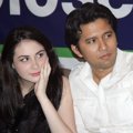 Arumi Bachsin dan Emil Dardak Saat Ditemui di RS Siloam, Jakarta