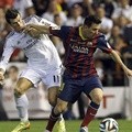Gareth Bale Mencoba Menjatuhkan Lionel Messi