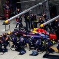 Sebastian Vettel di Pit Stop