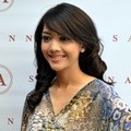 Ririn Dwi Ariyanti Selalu Membawa Ketiga Buah Hatinya
