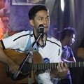 Uki Saat Tampil Bersama NOAH di Bluegrass
