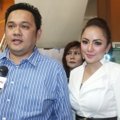 Farhat Abbas dan Regina Ditemui di Pengadilan Agama Jakarta Selatan