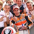 Marc Marquez Rayakan Kemenangan Bersama Tim