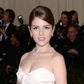 Anna Kendrick Hadir di Met Gala 2014