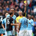 Sergio Aguero Mendapat Kartu Kuning dari Wasit Martin Atkinson