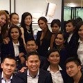 Victoria Beckham Bersama Seluruh Tim