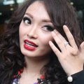 Zaskia Ditemui Seusai Acara 'Show Imah'