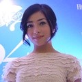 Nikita Willy Kenakan Gaun Rancangan Mel Ahyar