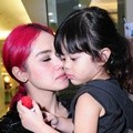 Mulan Jameela dan Safeea Syuting Reality Show di Rockstar Gym
