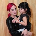 Mulan Jameela dan Safeea Syuting Reality Show di Rockstar Gym