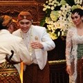 Demian Aditya Menikahi Sara Wijayanto