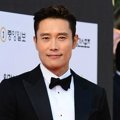 Lee Byung Hun di Red Carpet Baeksang Art Awards 2014