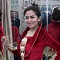 Cinta Penelope Fitting Baju Pengantin